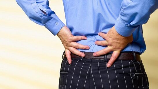 Sintomas e manifestações de osteocondrose lombar