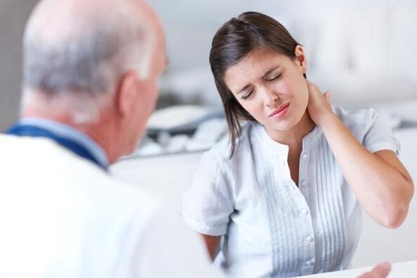 visita a um especialista em osteocondrose cervical